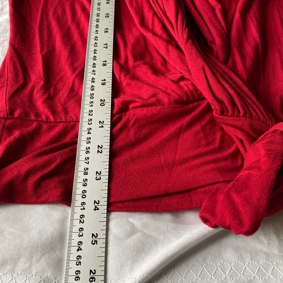 Guess by Marciano Women's Red Ultra Low Draped V-Neck Mock Tie Top Size Small - Picture 12 of 13
